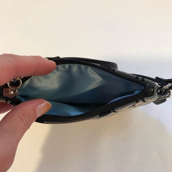 Coach Wristlet Black & Grey Silver Hardware Zipper Closure - Picture 2 of 7